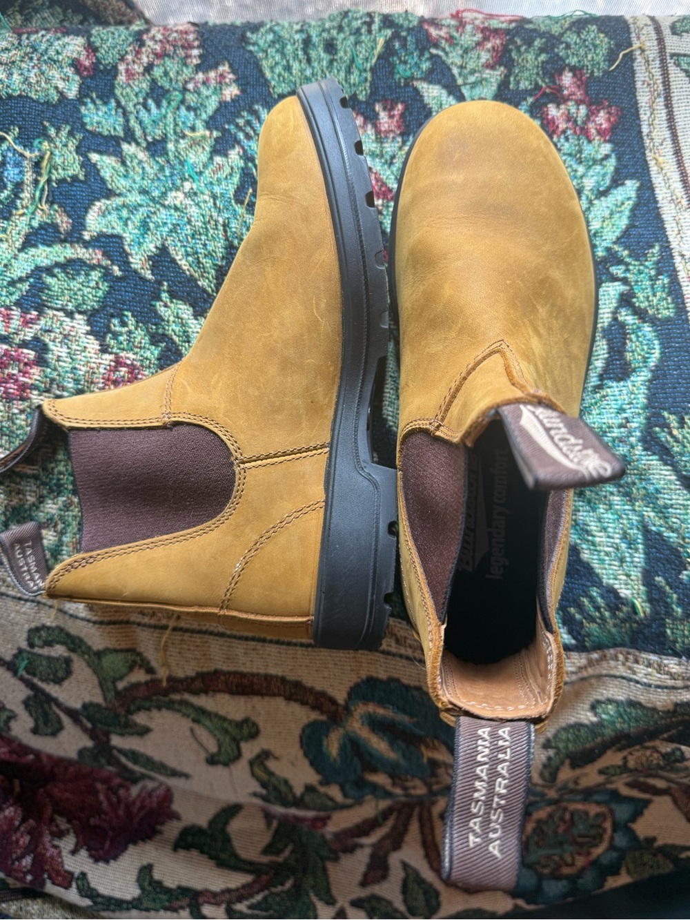 Blundstone Tan Chelsea Ankle Boots